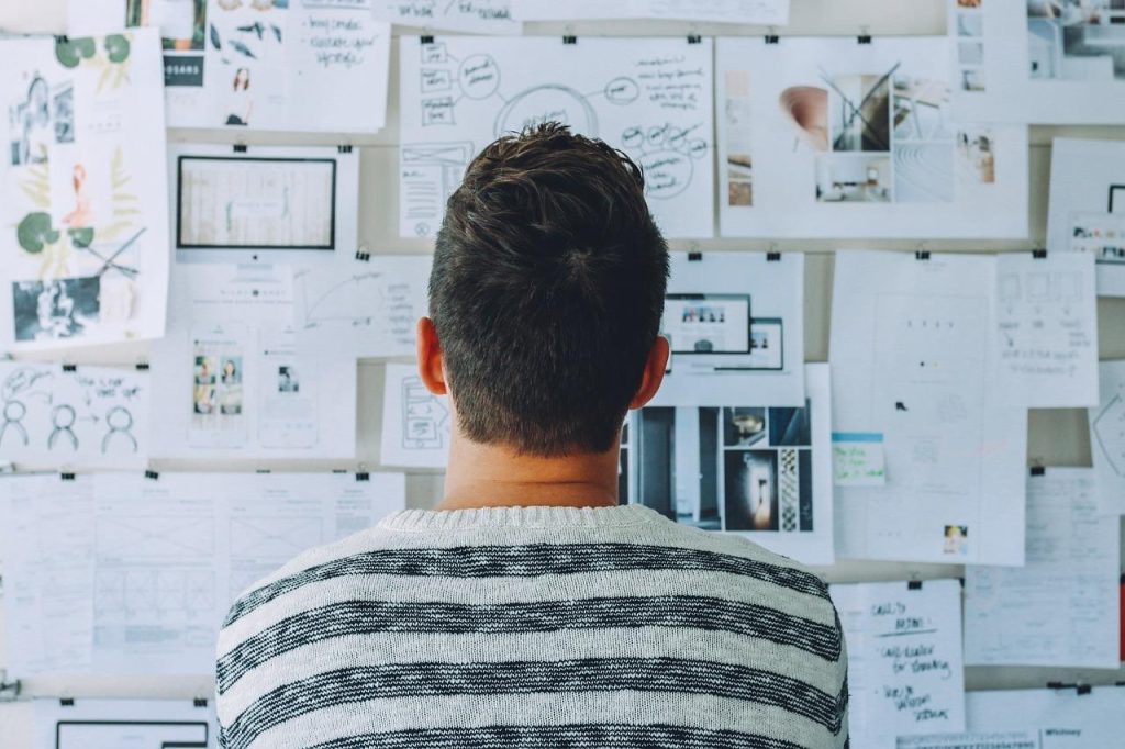Tips voor het kiezen van een grafisch ontwerper in Tilburg, met aandacht voor portfolio, communicatie en professionele samenw